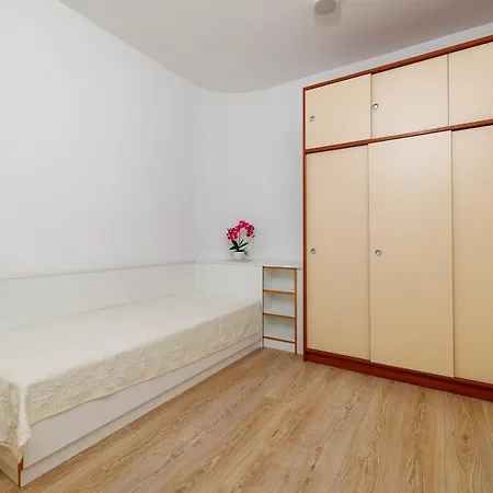 Mirjana Novi * Novi Vinodolski