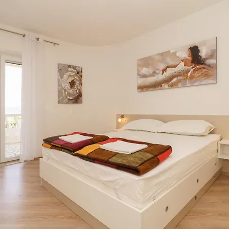 Mirjana Novi Novi Vinodolski