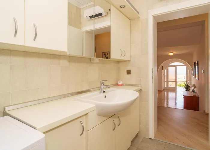 Mirjana Novi 아파트 노비비노돌스키